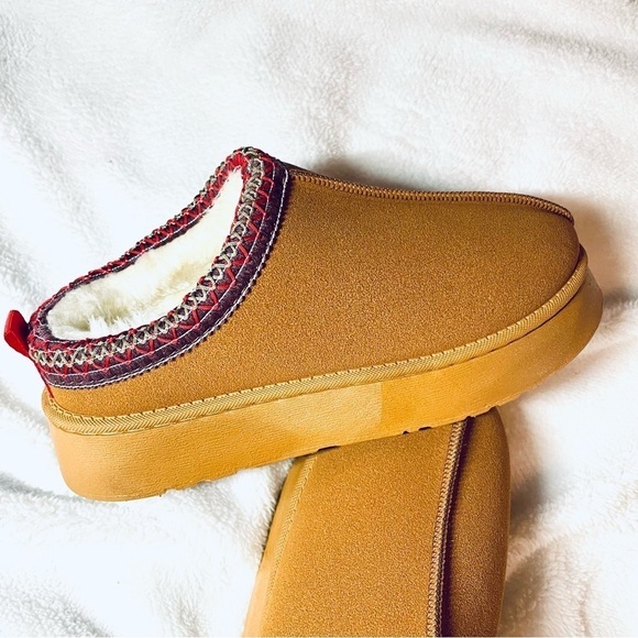 NWOT Women's Wool Slippers - Size: US 8-8.5 - Picture 13 of 13